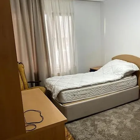 公寓 Lovely ,cozy Newly Furnished Great Location