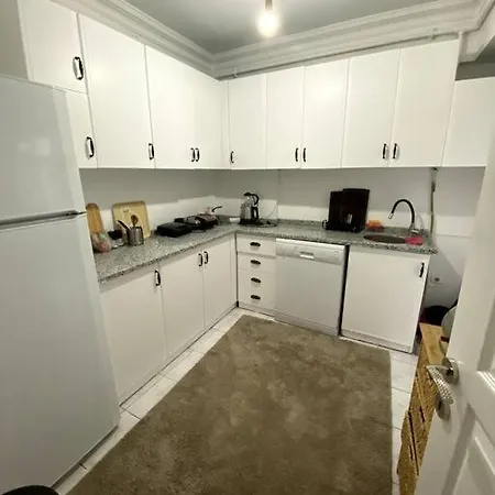 Lovely ,cozy Newly Furnished Great Location * 伊斯坦布尔