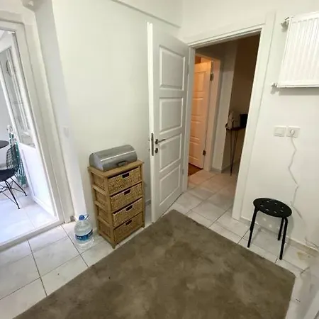 Lovely ,cozy Newly Furnished Great Location